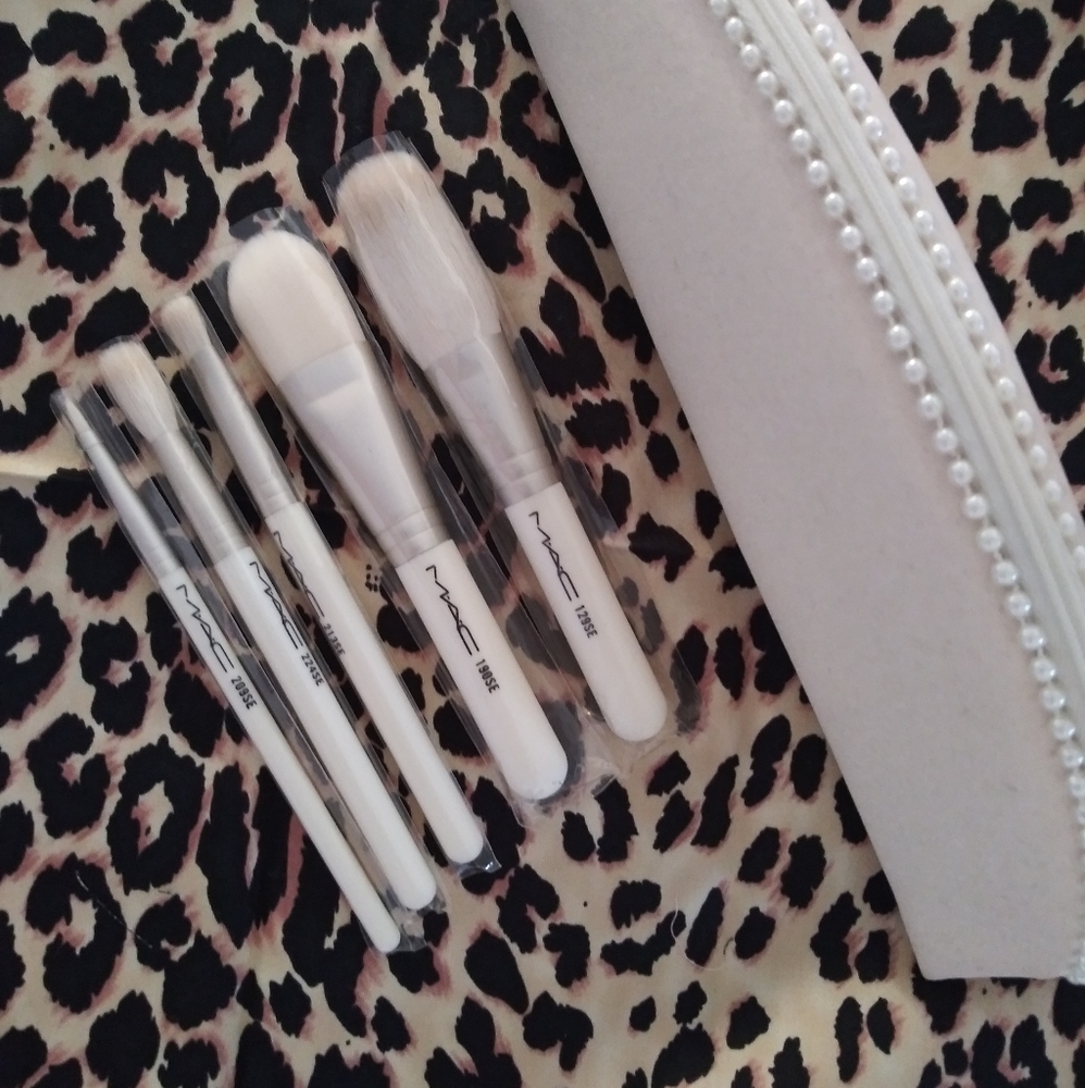 MAC Brushes
